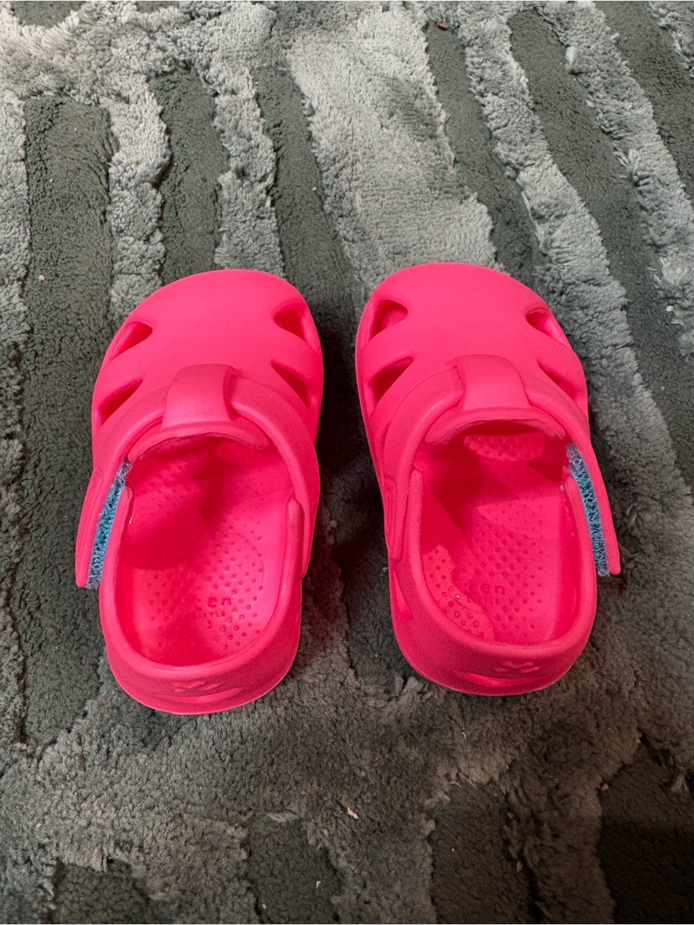 Ten Little size 3 sandal water shoes